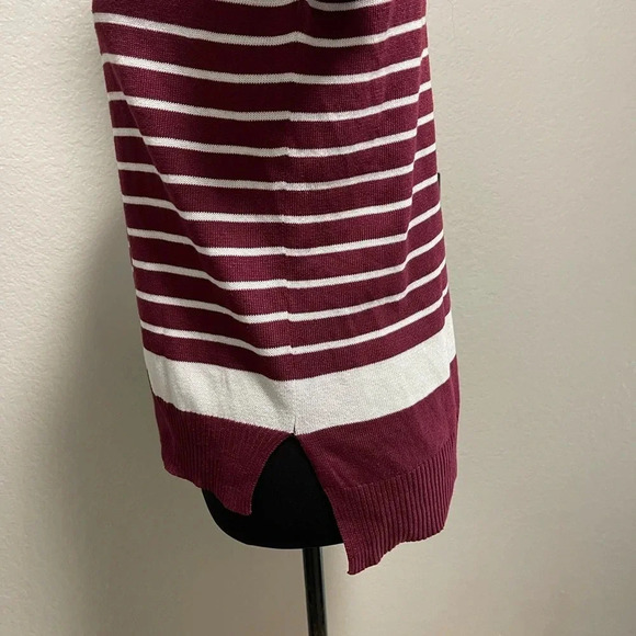 TeenBell Women’s Burgundy/White Colorblock Striped Crewneck Sweater Small - Picture 4 of 5